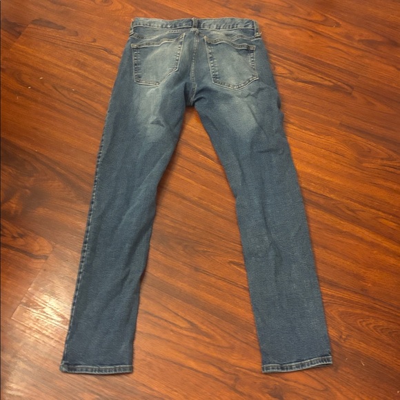 Old Navy Men's Faded Blue Skinny Jeans - Picture 2 of 3